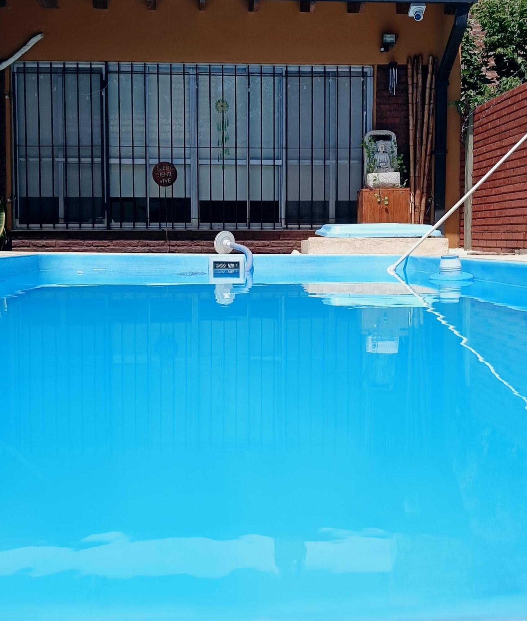 Casa Olivia- Alojamiento Con Piscina - Aeropuerto إيزيزا المظهر الخارجي الصورة