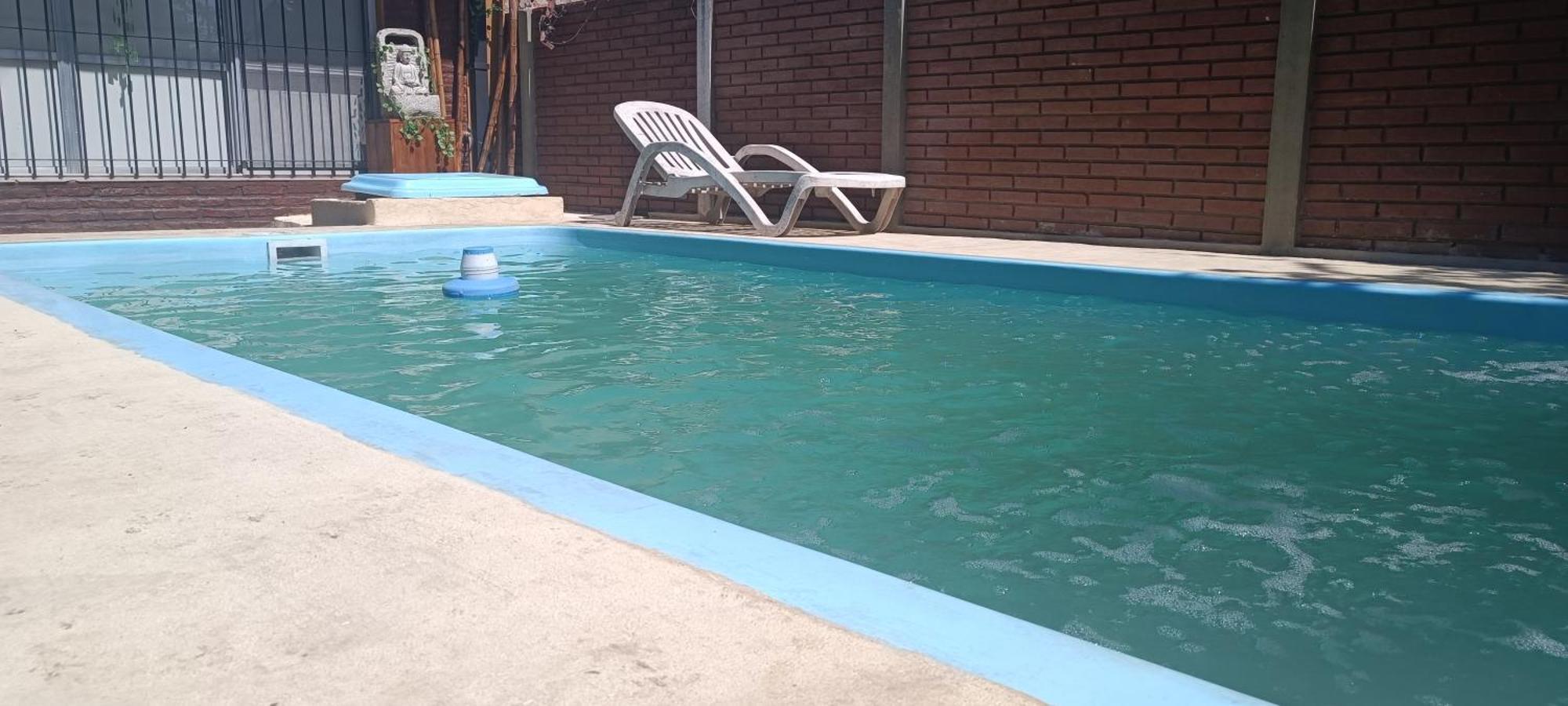 Casa Olivia- Alojamiento Con Piscina - Aeropuerto إيزيزا المظهر الخارجي الصورة