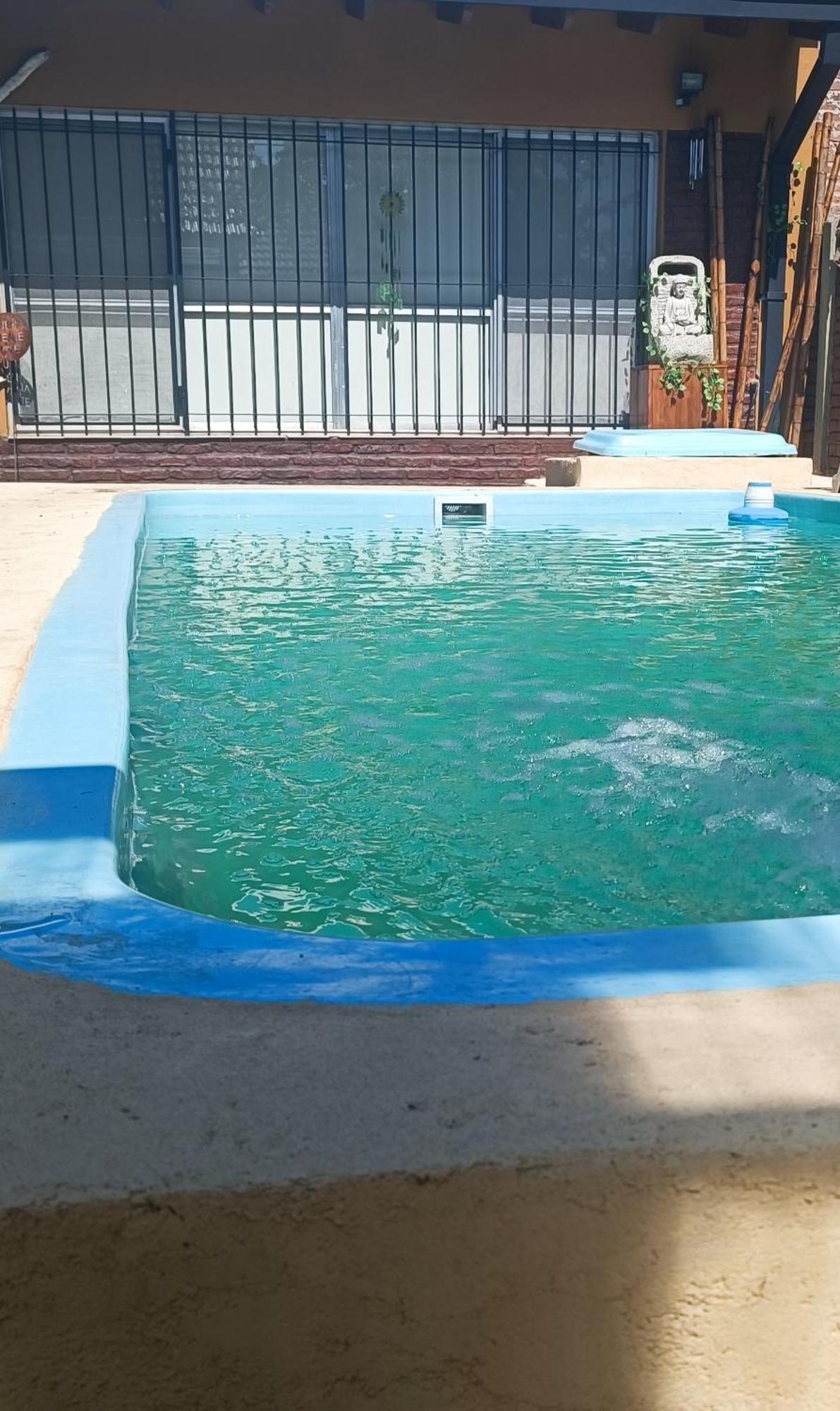 Casa Olivia- Alojamiento Con Piscina - Aeropuerto إيزيزا المظهر الخارجي الصورة